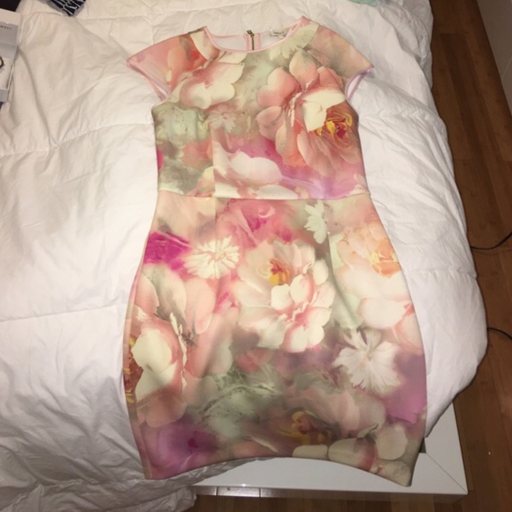 Floral Pink Cap-Sleeve Sheath Dress - Picture 3 of 3
